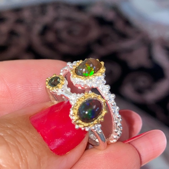 Gorgeous Genuine Ethiopian Opal Sapphire Ring - Picture 12 of 16